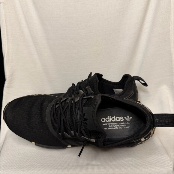 Adidas NMD R1 - Picture 2 of 3